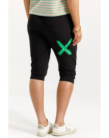 3/4 Apartment Pants (Black w Kelly Green X)