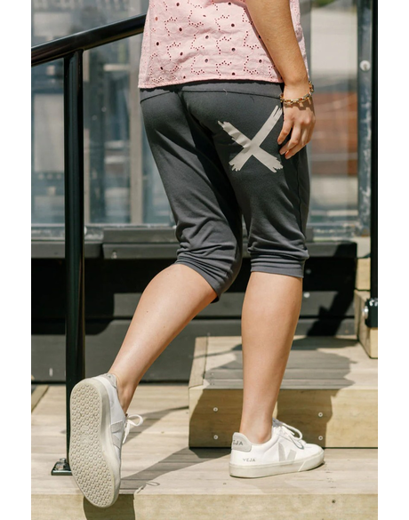 3/4 Apartment Pants (Graphite w Ivory X)