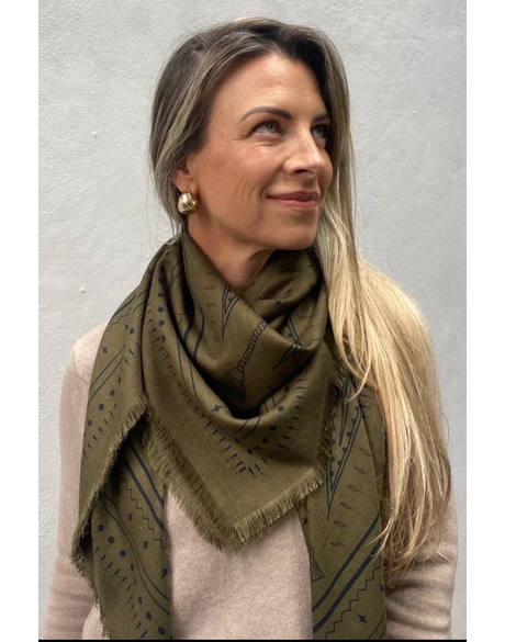 The Yorke Scarf
