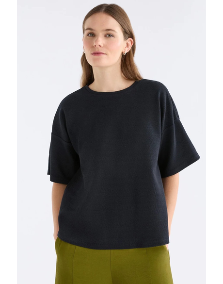 Sanna Tee