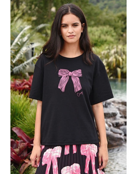 Gotta Bow T-Shirt