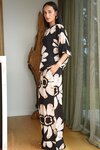 Seville Strolls (Blush Floral)
