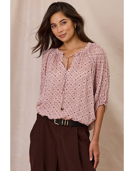 Silhouette Blouse
