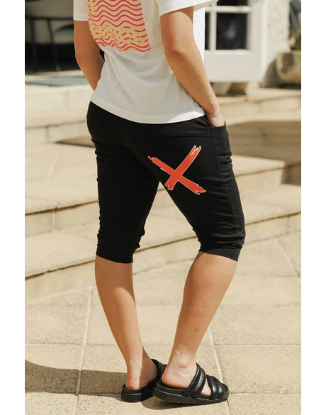 3/4 Apartment Pants - Black with Cherry/Blush 