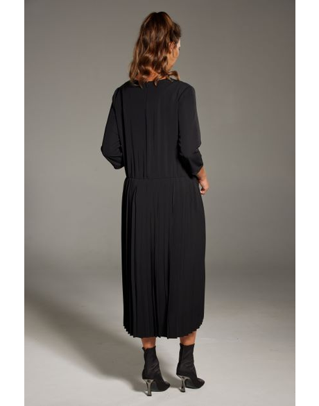 Silven Woven Pleat Dress (Black)
