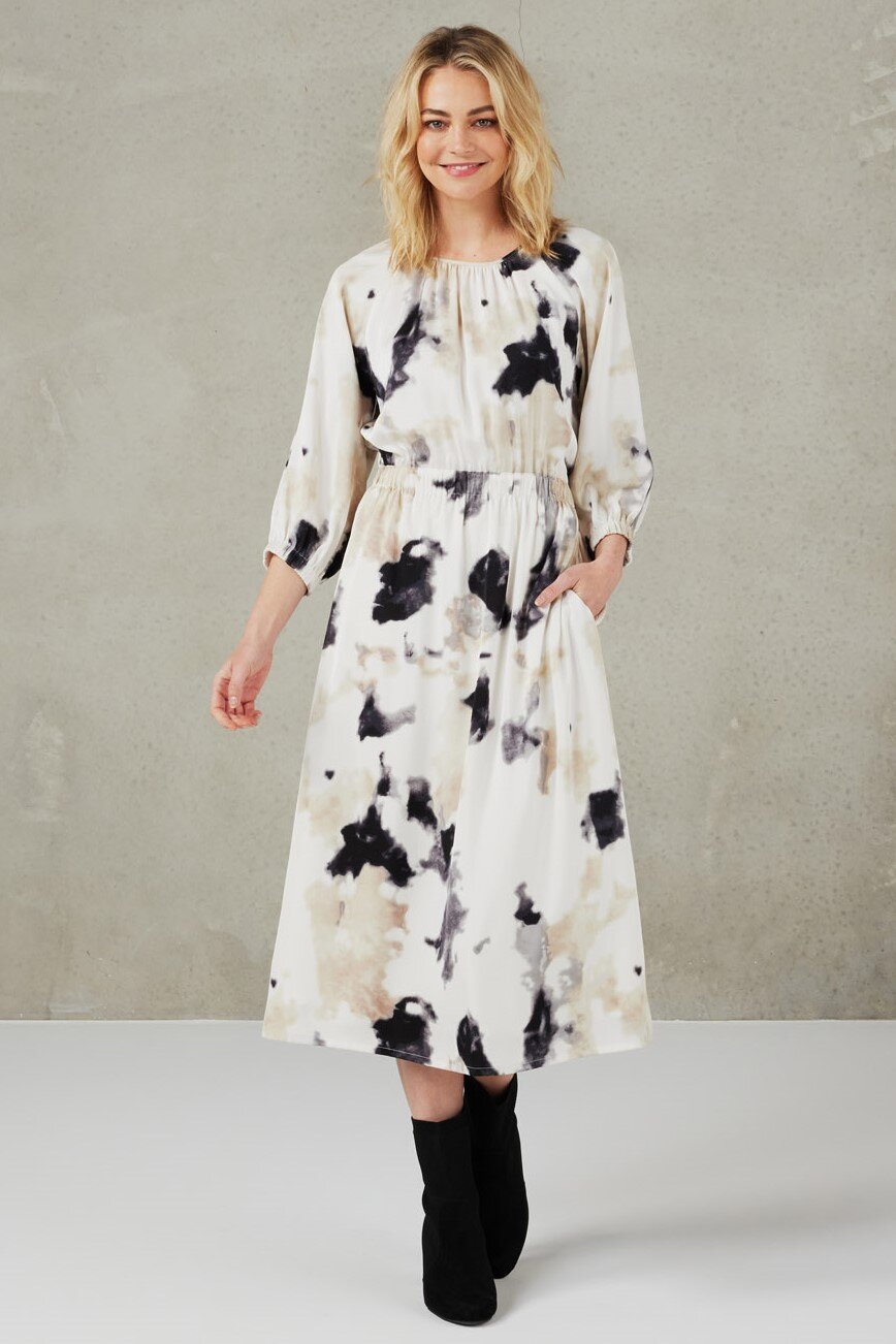 Henley Dress in Stargazer Peri
