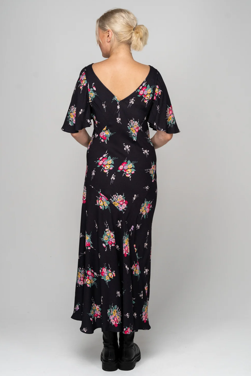 Tea Dress (Black Bouquet) Dresses Just Looking Carlson W23 SALE 25