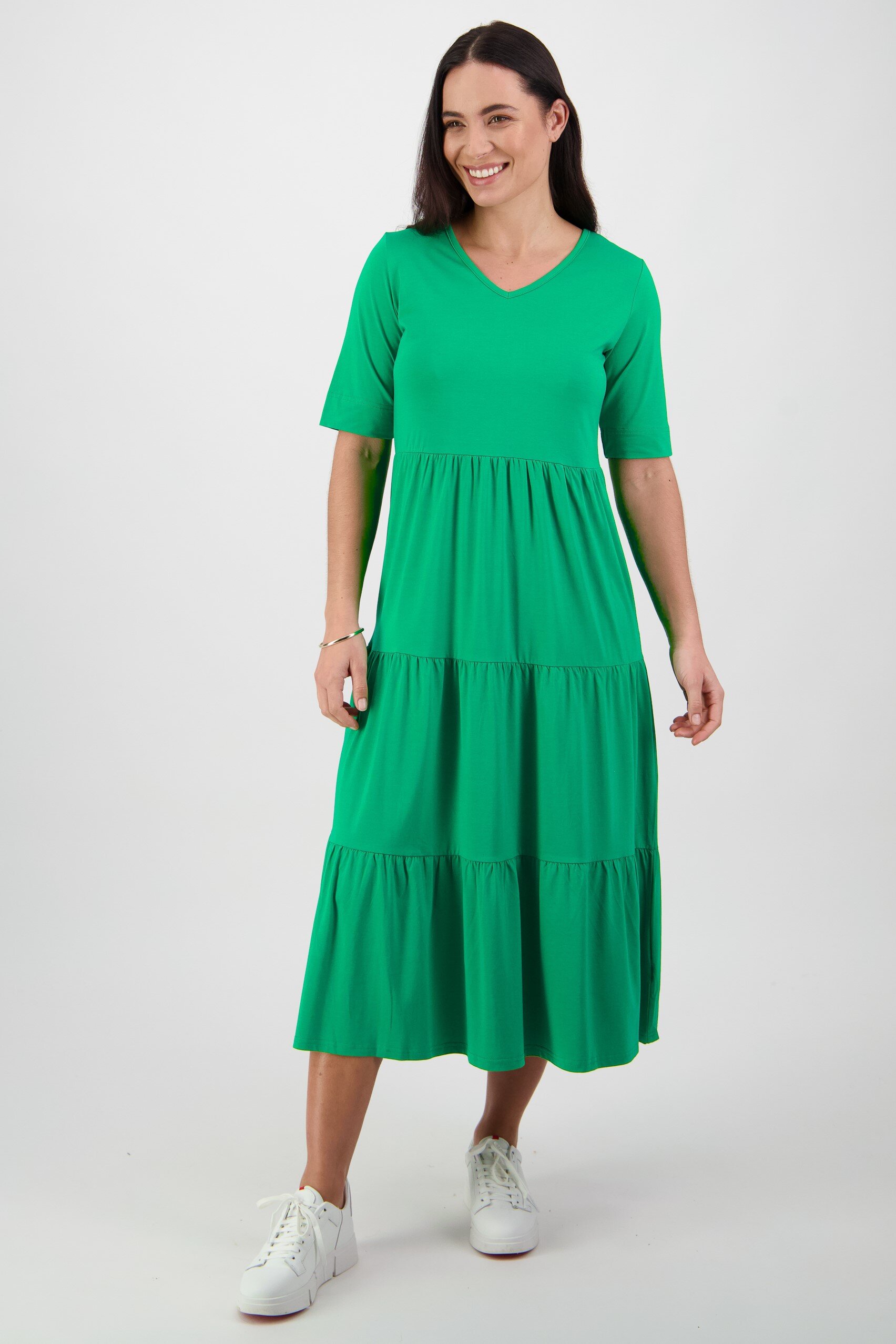 V Neck Short Sleeve Tiered Dress (Kelly Green) - Dresses : Just Looking -  Vassalli S23 W24SALE