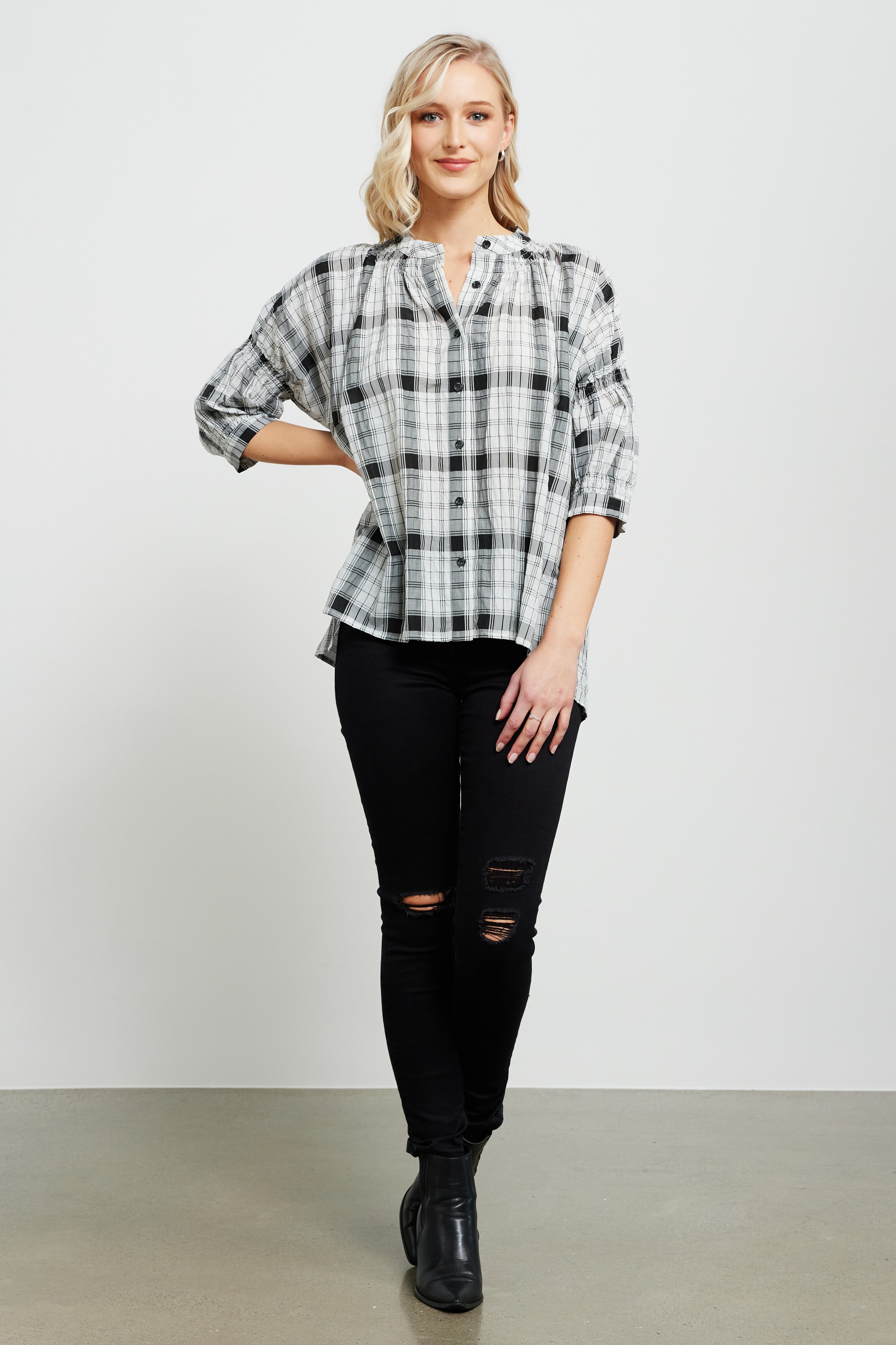 Alia】Shirring shirt blouse White